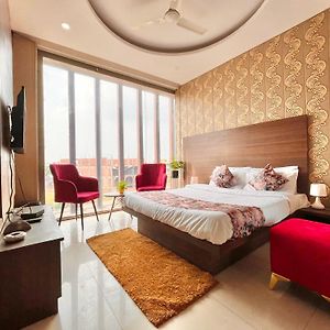 Deluxe Queen Room Two Queen Beds